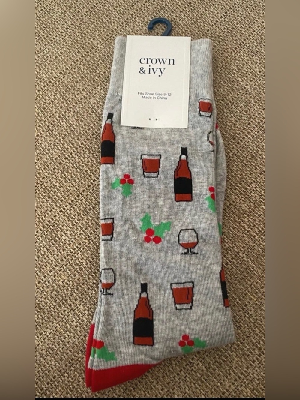 Crown & Ivy Men’s Grey Holiday Bottle Print Crew Socks